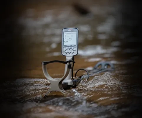 Denizli Minelab X-Terra Elite - Su geçirmez gövde